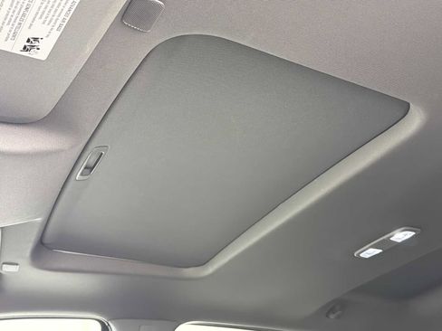 Used 2024 GMC Sierra 1500 SLT w/ SLT Premium Package image 31