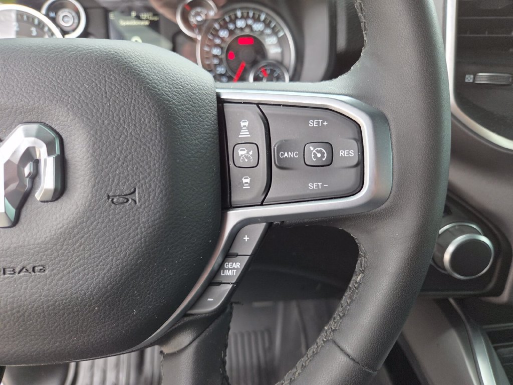 Used 2025 RAM 1500 Big Horn AWD/4WD image 33