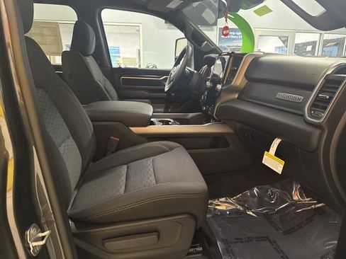 New 2026 RAM 1500 4x4 Crew Cab image 21