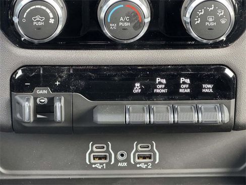 New 2026 RAM 1500 4x4 Crew Cab image 6