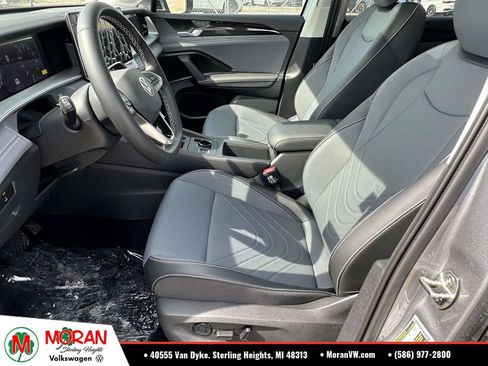 Used 2026 Volkswagen Tiguan SE AWD/4WD image 13