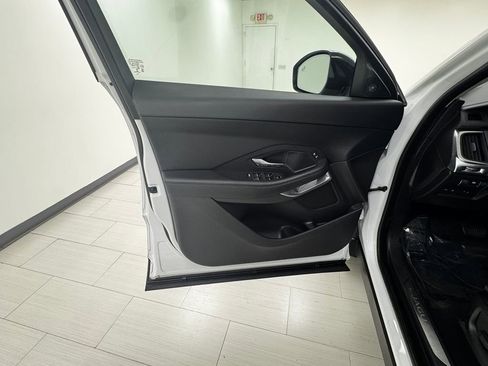 Used 2020 Jaguar E-PACE image 9