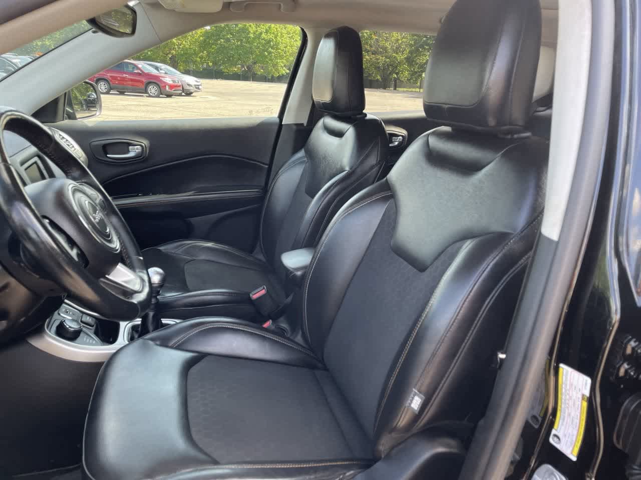 Used 2018 Jeep Compass Latitude w/ Cold Weather Group AWD/4WD image 12