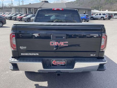 Used 2018 GMC Sierra 1500 SLT w/ SLT Premium Package image 3