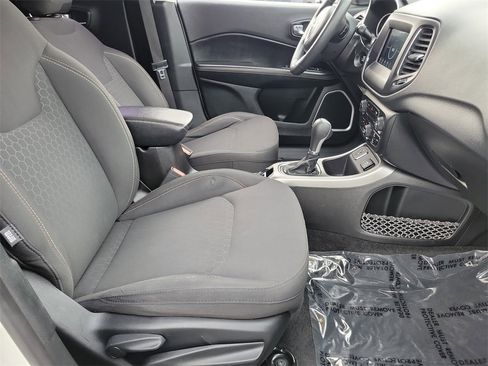 Used 2019 Jeep Compass Sport image 17
