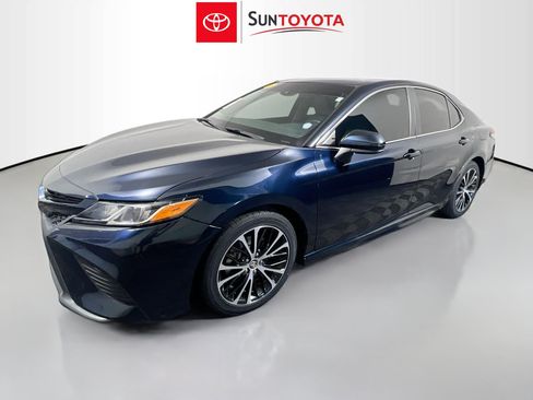 Used 2018 Toyota Camry SE w/ Moonroof Package FWD image 6