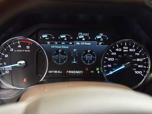 Used 2018 Ford F250 Limited w/ FX4 Off-Road Package AWD/4WD image 25