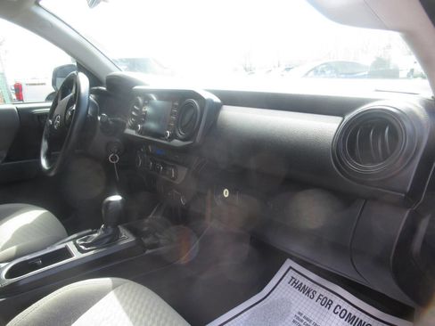 Used 2022 Toyota Tacoma SR AWD/4WD image 10