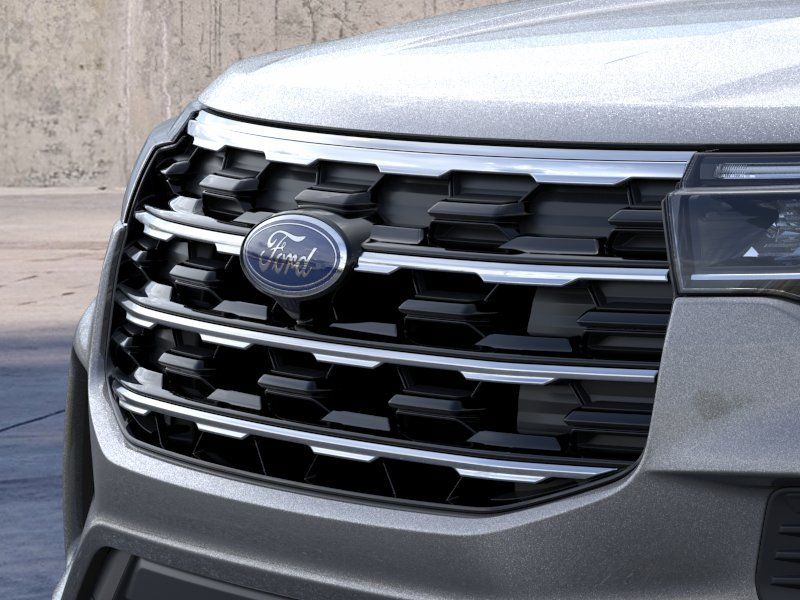 Used 2026 Ford Explorer Active AWD/4WD image 17
