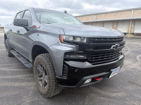 Used 2019 Chevrolet Silverado 1500 LT Trail Boss AWD/4WD image 3