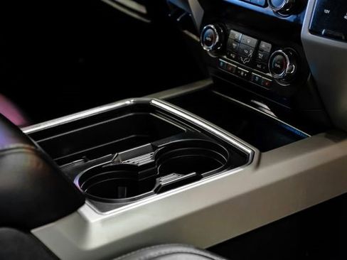 Used 2020 Ford F250 Lariat w/ Chrome Package image 22