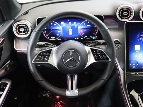Used 2025 Mercedes-Benz GLC 300 4MATIC image 5