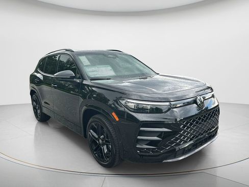 New 2026 Volkswagen Tiguan SE R-Line FWD image 3
