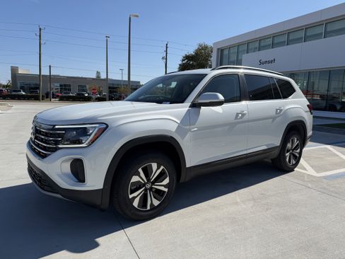 New 2026 Volkswagen Atlas SE image 7