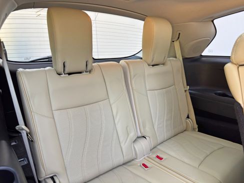 Used 2015 INFINITI QX60 Luxe w/ Deluxe Touring Package AWD/4WD image 42