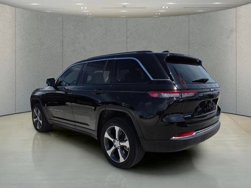 Used 2023 Jeep Grand Cherokee 4WD 4xe image 7