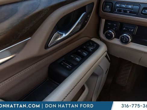 Used 2024 GMC Yukon XL Denali AWD/4WD image 11