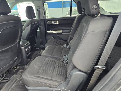Used 2020 Ford Explorer XLT AWD/4WD image 9