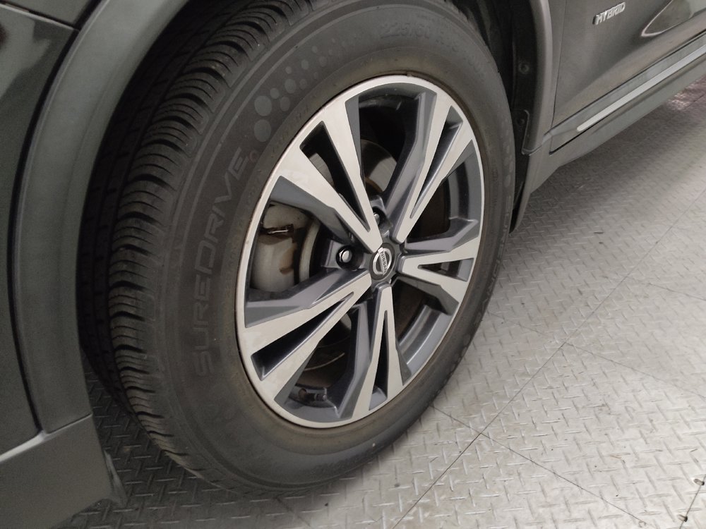 Used 2018 Nissan Rogue SL FWD image 31