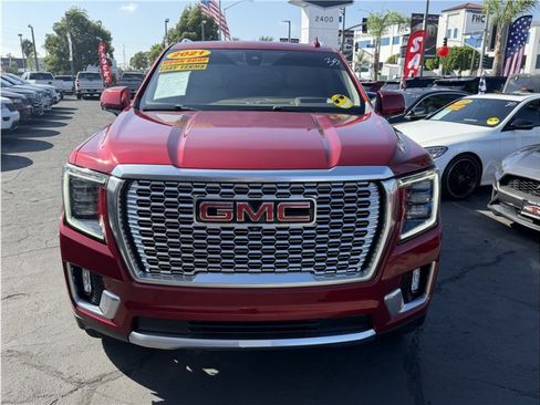 Used 2021 GMC Yukon Denali w/ Denali Premium Package AWD/4WD image 9
