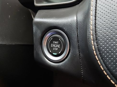 Used 2024 GMC Yukon XL AT4 w/ Technology Package AWD/4WD image 27