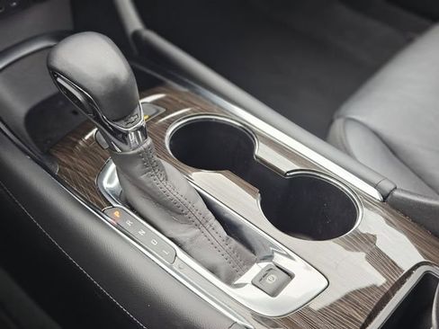 Used 2024 Chevrolet Malibu LT image 24