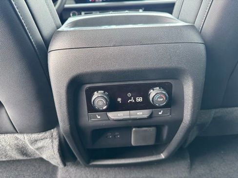 New 2026 Chevrolet Traverse High Country AWD/4WD image 11