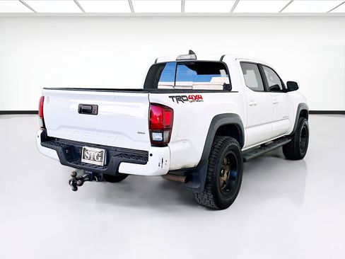 Used 2019 Toyota Tacoma TRD Off-Road w/ Technology Package image 4