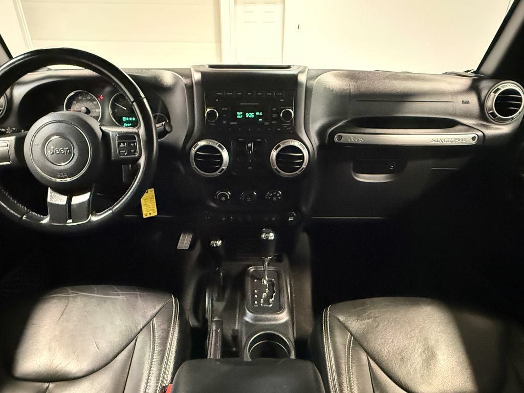 Used 2018 Jeep Wrangler Unlimited Sahara AWD/4WD image 18