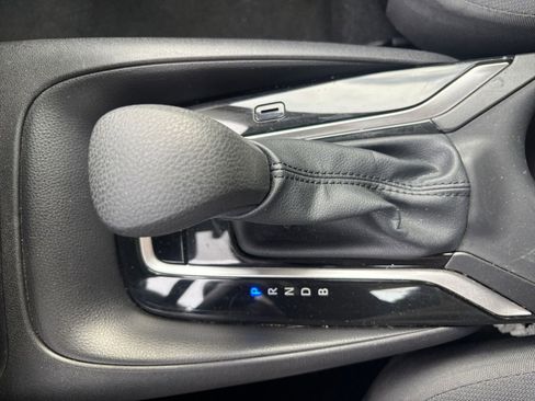 Used 2025 Toyota Corolla LE image 39