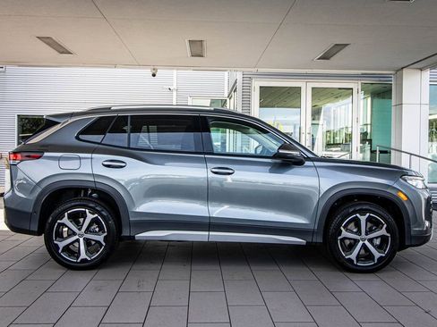 New 2026 Volkswagen Tiguan SE image 19