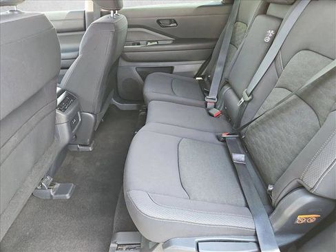 Used 2024 Nissan Pathfinder SV FWD image 24