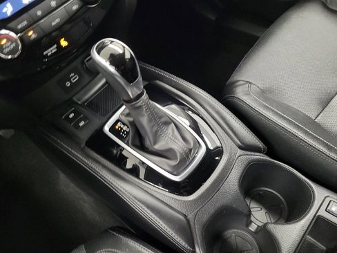 Used 2020 Nissan Rogue SL AWD/4WD image 26