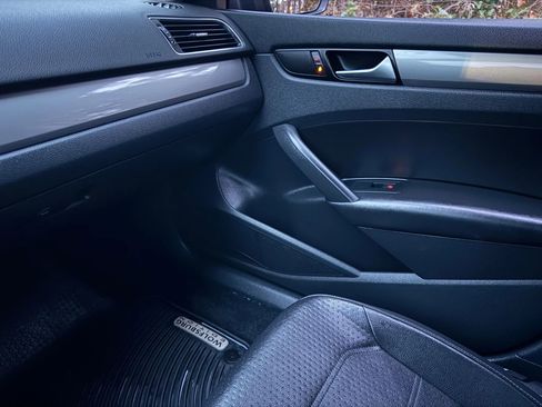 Used 2015 Volkswagen Passat 1.8T S image 16