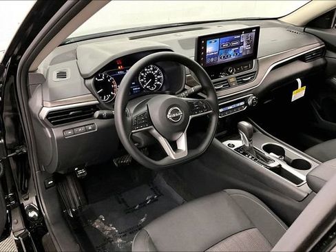 New 2026 Nissan Altima 2.5 SV FWD image 7