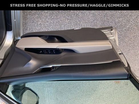 Used 2018 Toyota Camry LE image 14