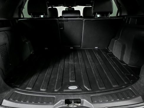 Used 2018 Land Rover Discovery Sport SE image 13