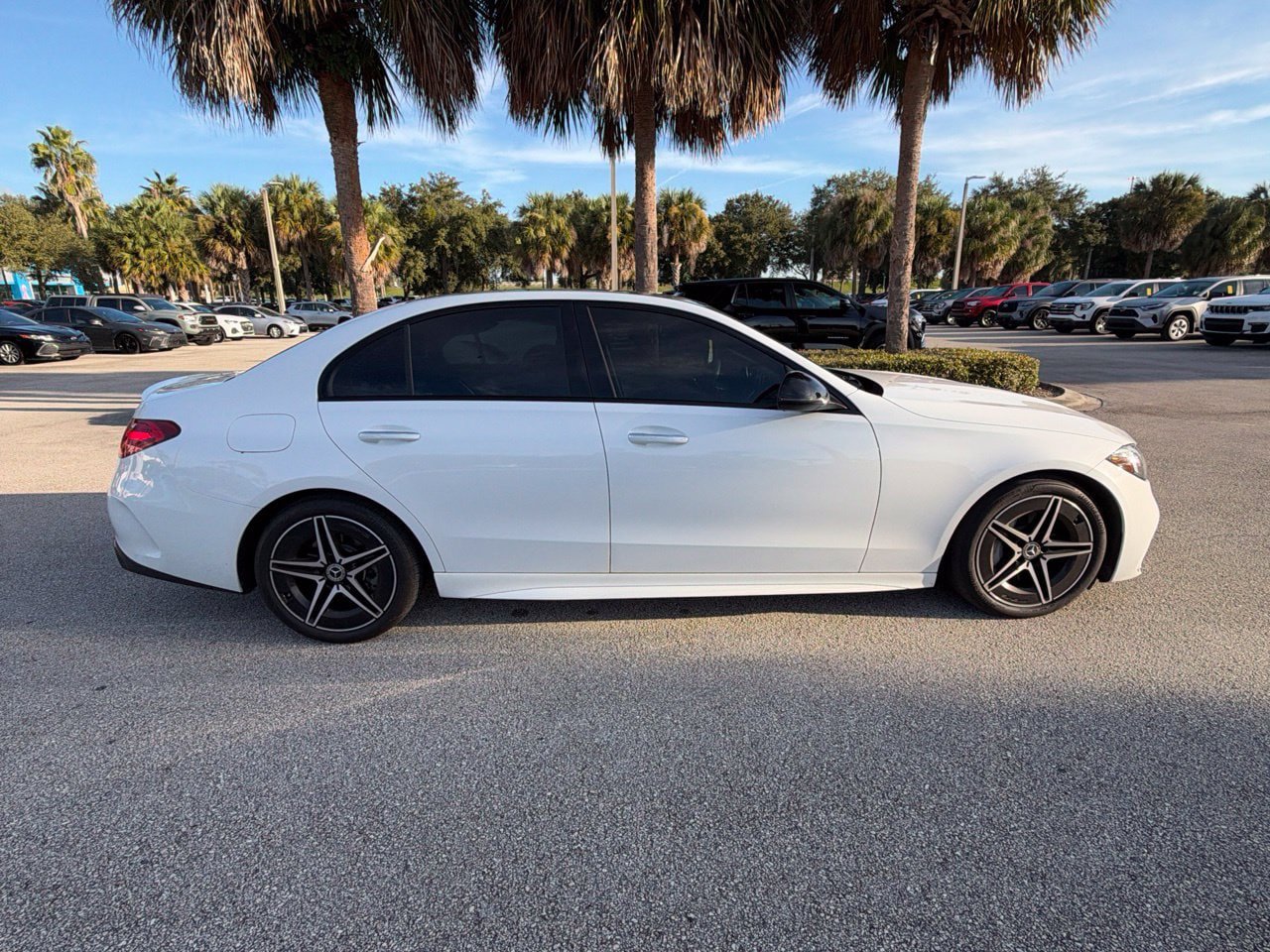 Used 2022 Mercedes-Benz C 300 4MATIC Sedan image 4