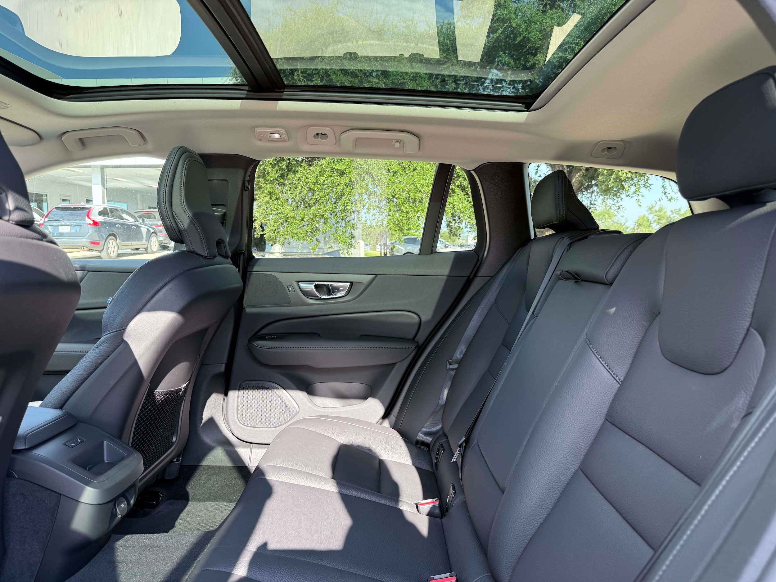 Certified 2025 Volvo V60 B5 Cross Country Plus AWD/4WD image 14