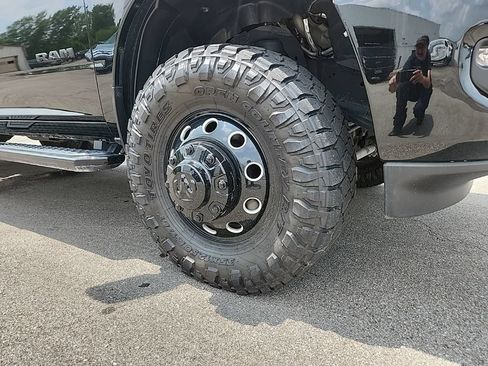 Used 2025 RAM 3500 Big Horn AWD/4WD image 3