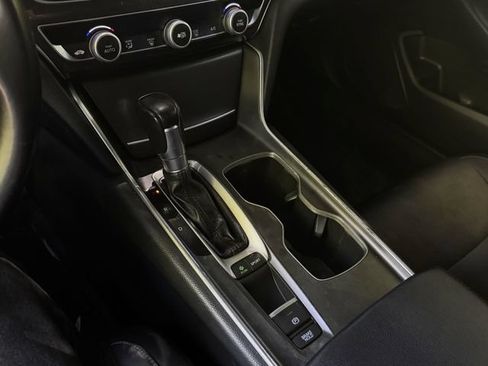 Used 2018 Honda Accord Sport image 17