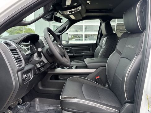 New 2026 RAM 3500 Laramie AWD/4WD image 9