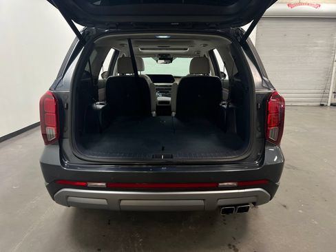 Used 2024 Hyundai Palisade Limited FWD image 25