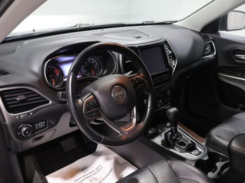 Used 2019 Jeep Cherokee Limited image 15