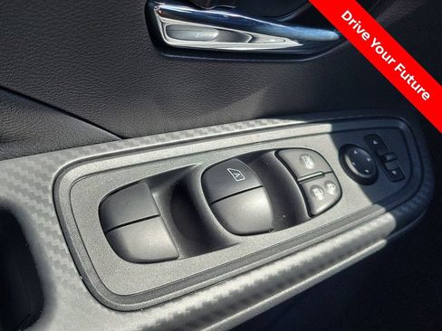 Used 2025 Nissan Versa SV w/ Trunk Package FWD image 17