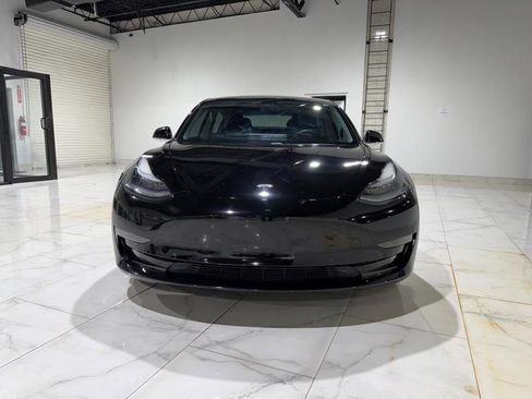 Used 2019 Tesla Model 3 Standard Range image 4