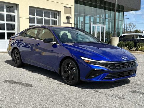 New 2026 Hyundai Elantra SEL Sport Premium image 2
