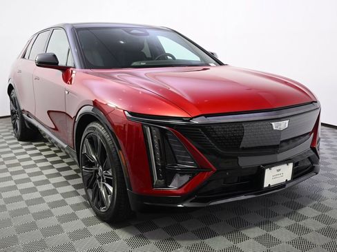 New 2025 Cadillac Lyriq Sport w/ LPO, Floor Liner Package AWD/4WD image 8