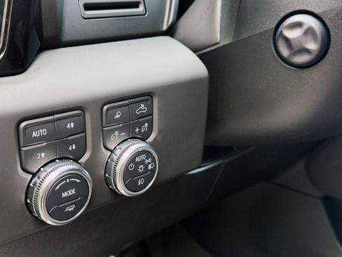 Used 2025 GMC Sierra 1500 AT4 AWD/4WD image 4