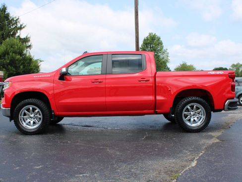 Used 2024 Chevrolet Silverado 1500 LT AWD/4WD image 11